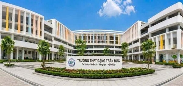 Hà Nội: Trường công lập Đặng Trần Đức hạ điểm chuẩn, tuyển sinh bổ sung 82 học sinh lớp 10