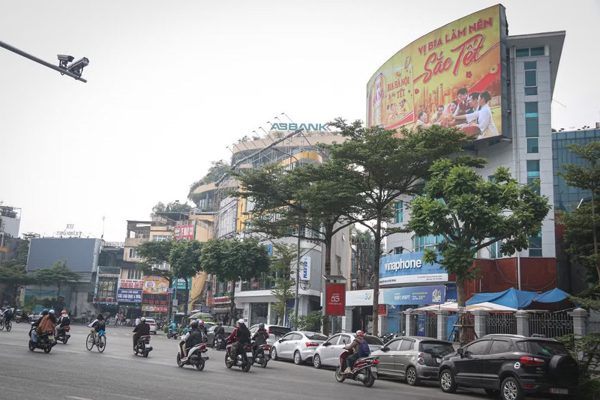 Hà Nội: Xén dải phân cách đường Ô Chợ Dừa, tổ chức 6 làn xe từ 9/10