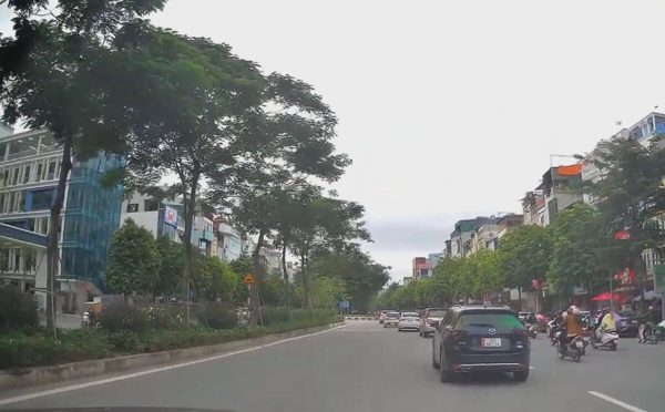 Hà Nội xén dải phân cách, mở rộng đường Ô Chợ Dừa