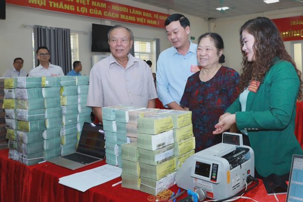 Hà Nội: Xếp tiền đền bù thành chồng, có hộ nhận gần 42 tỷ đồng