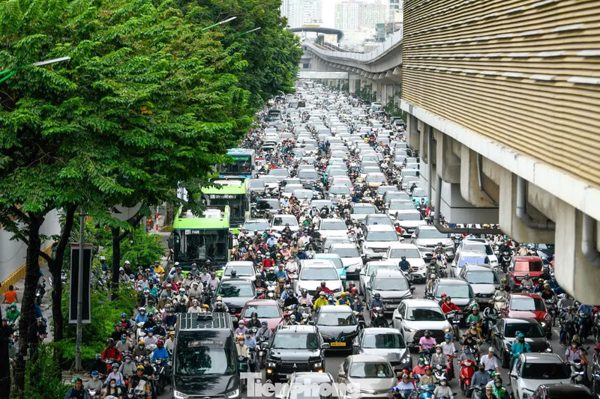 Hà Nội xử lý rào chắn tại 62 điểm thi công gây ùn tắc