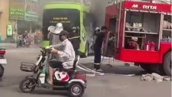 Hà Nội yêu cầu tăng cường bảo đảm an toàn xe buýt sau sự cố cháy xe