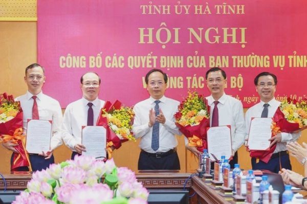 Hà Tĩnh điều động, bổ nhiệm nhiều cán bộ