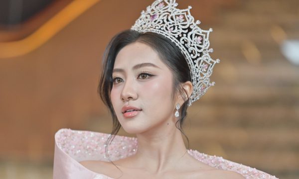Hà Trúc Linh khoe sắc bên thí sinh Hoa hậu Việt Nam 2026