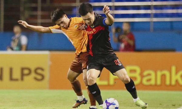 HAGL thua ngược trong trận cầu 7 bàn và 2 thẻ đỏ ở V-League