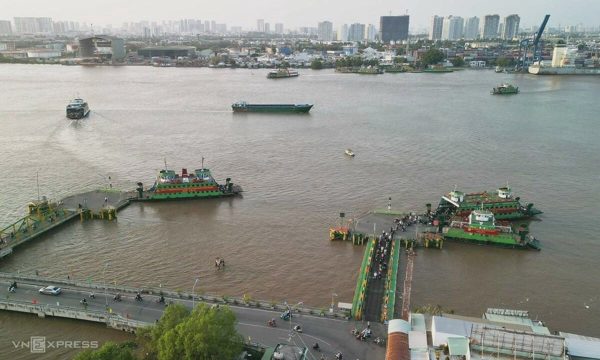 Hai bến phà lớn nhất TP HCM tăng giá vé từ 28/10