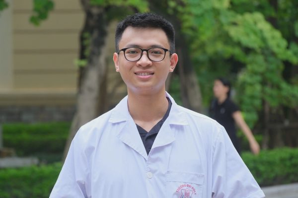 Hai bước ngoặt của thủ khoa ngành "hot" bác sĩ nội trú Đại học Y Hà Nội