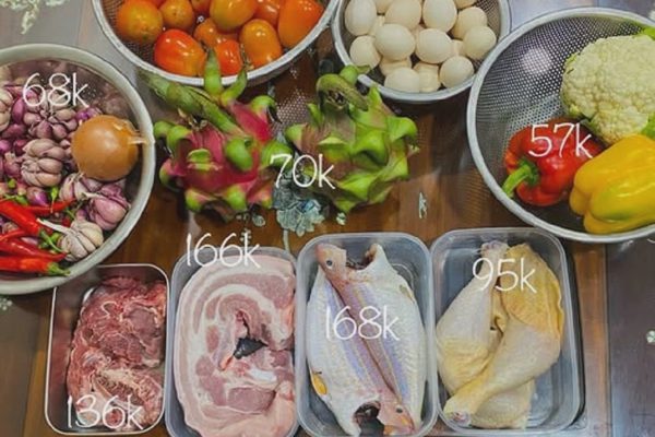Hai con cá 168.000 đồng và trào lưu bỏ tiền triệu săn thực phẩm quê ở TPHCM