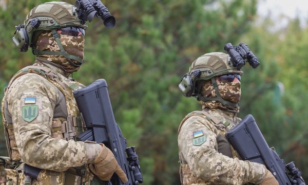 Hai đơn vị đặc nhiệm Ukraine đấu súng giữa thủ đô Kiev