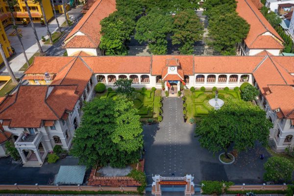 Hai học sinh điểm cao nhất danh sách dự tuyển học sinh giỏi quốc gia ở TPHCM