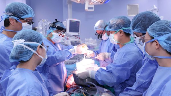 Hai lần ghép tim trong 3 ngày, giành lại sự sống cho bệnh nhân nguy kịch