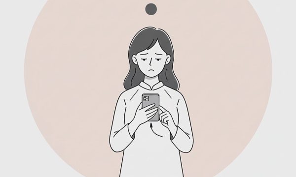 Hai lần sinh nhật bạn trai chỉ đồng ý tặng tôi nửa chiếc điện thoại