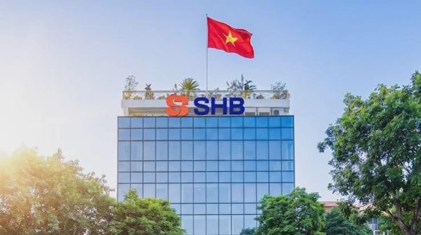 Hai lãnh đạo SHB muốn 'bắt đáy' cổ phiếu