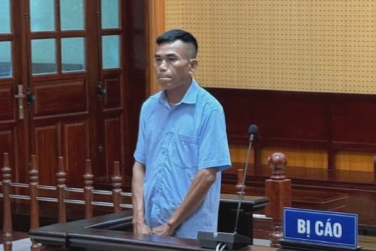 Hai người ở Quảng Ninh bị phạt 3 năm tù treo vì chôn lấp chất thải