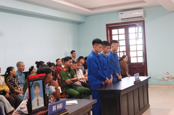 Hai người tử vong sau cuộc truy đuổi 4km trong đêm