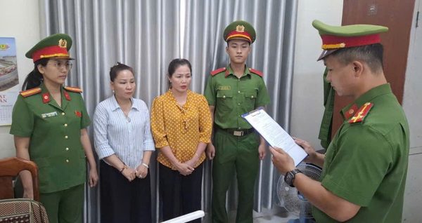 Hai phụ nữ mua ổ khóa, khóa cửa nhốt chủ nhà để đòi tiền cọc