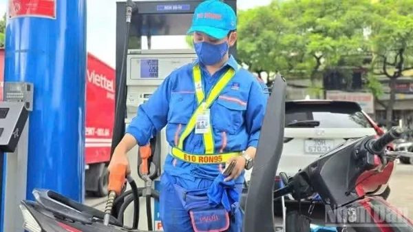 Hải quan hướng dẫn hỏa tốc khai thuế xăng dầu từ ngày 1/10