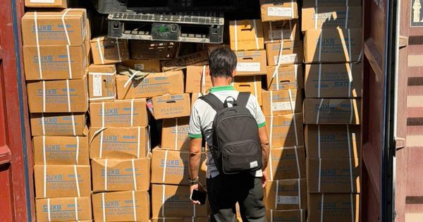 Hải quan khởi tố vụ buôn lậu hàng giả mạo tại cảng Cát Lái