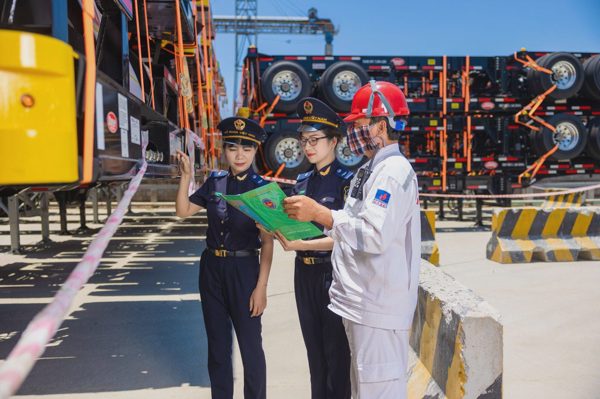 Hải quan và doanh nghiệp tăng hợp tác, cùng tháo gỡ vướng mắc xuất nhập khẩu