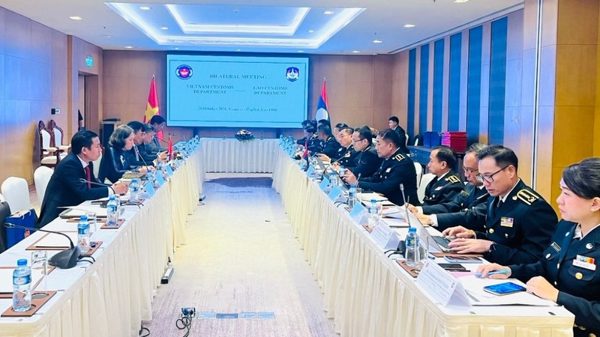 Hải quan Việt Nam và Lào tăng cường phối hợp, tạo thuận lợi thương mại qua biên giới