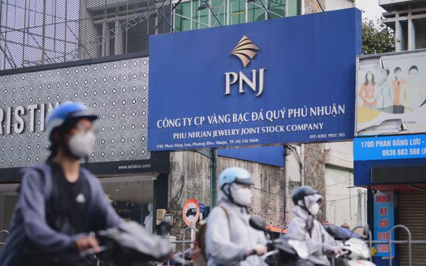 Hai quỹ Dragon Capital mua lại gần 750.000 cổ phiếu PNJ chỉ một tháng sau khi bán hết