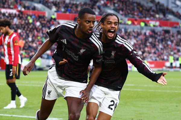 Hai thẻ đỏ, 3 bàn thắng và màn lội ngược dòng ngoạn mục của Liverpool