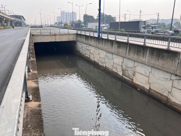 Hầm chui 70 tỷ đồng cứ mưa là ngập sâu