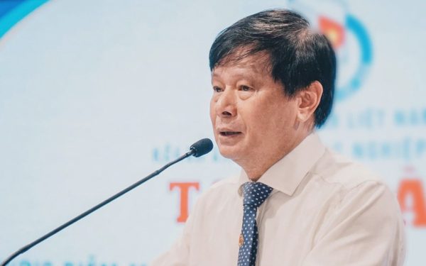 Hạn chế rủi ro pháp lý của báo chí khi 'phụ thuộc' AI