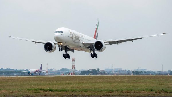 Hãng bay Emirates đánh dấu cột mốc 10 năm kết nối Hà Nội với thế giới