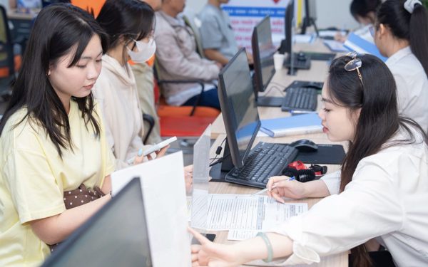 Hàng chục ngàn sinh viên bỏ học đại học mỗi năm