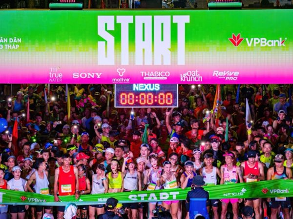 Hàng chục nghìn runner thi đấu tại VPBank Đất Sen Hồng Music Marathon 2026