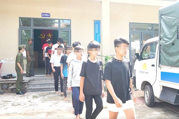 Hàng chục 'quái xế' tụ tập ở biệt thự rồi chạy xe độ chế náo loạn Vũng Tàu