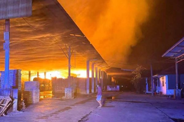 Hàng chục vụ đánh bom, nổ súng, phóng hỏa trong đêm ở Thái Lan