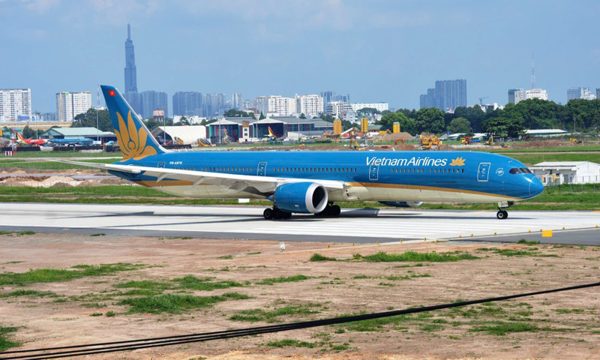 Hàng không Việt giải tỏa khách ở Indonesia sau sự cố núi lửa