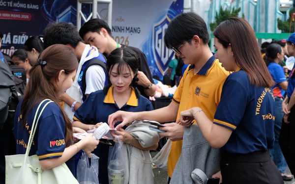 Hàng ngàn sinh viên TP.HCM cùng học cách phòng tránh lừa đảo