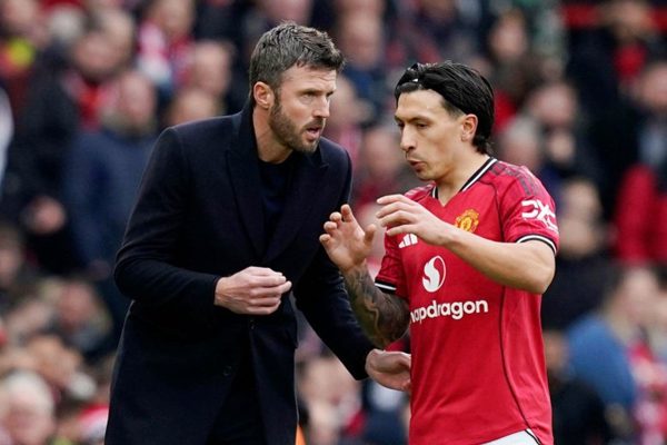 Hàng thủ Man United chưa đủ trình độ đứng ở nửa trên BXH