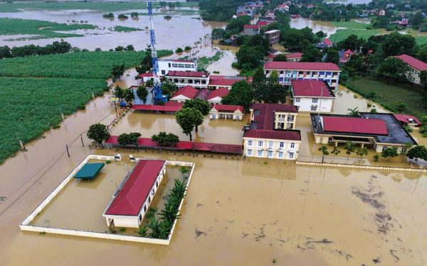 Hàng trăm nhà dân ở Thanh Hóa ngập sâu do nước sông Bưởi dâng cao