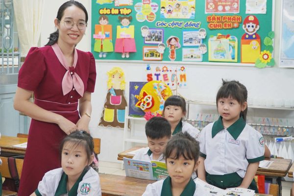 Hàng trăm trường học tại TPHCM đổi tên sau sáp nhập, có hiệu trưởng mới