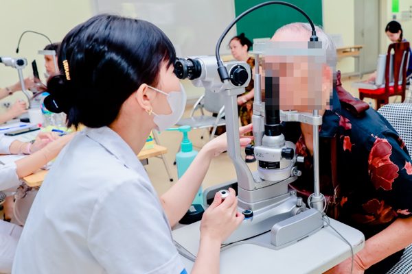 Hàng triệu người Việt trên 30 tuổi có nguy cơ từ một bệnh gây tổn thương mắt