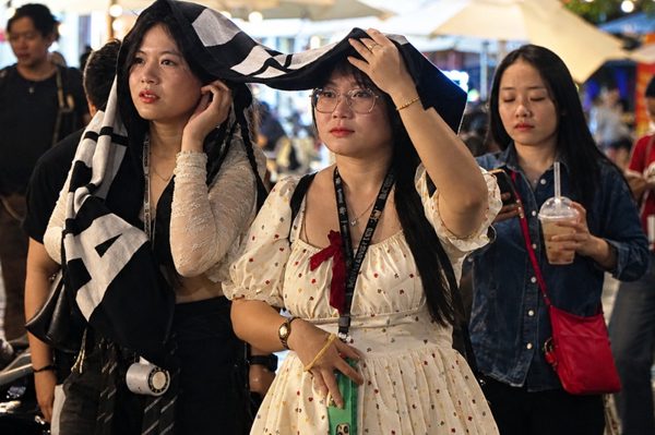 Hàng vạn người đổ về Khu đô thị Vạn Phúc