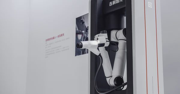 Hãng xe Trung Quốc trình làng hệ thống sạc siêu nhanh, công suất 2.250 kW