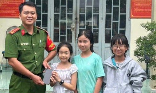 Hành động đẹp của 3 em nhỏ Đồng Nai