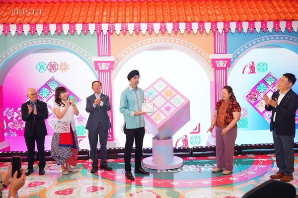 Hanoi Centre khai mở hành trình vạn sắc Peranakan tại Lễ Hội Singapore 2026