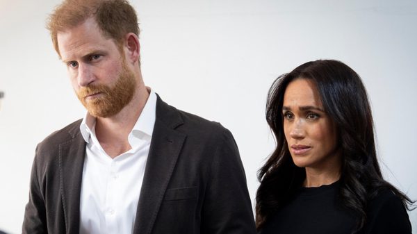 Harry - Meghan nổi giận