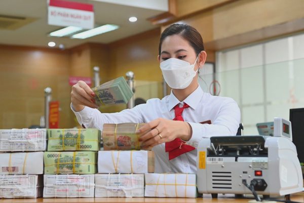 Hệ thống ngân hàng TPHCM bơm 5,8 triệu tỷ đồng ra thị trường sau 9 tháng