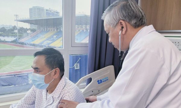 Hẹp mạch vành khiến tim giảm co bóp