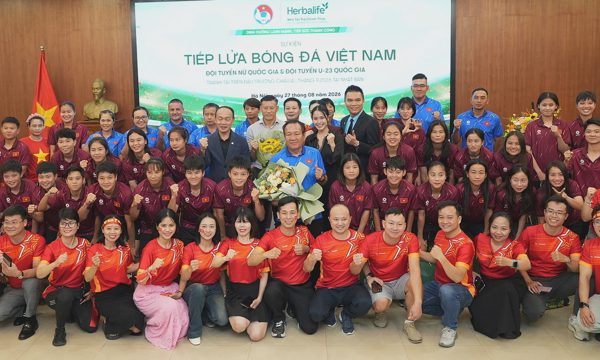 Herbalife tổ chức hoạt động 'tiếp lửa bóng đá'