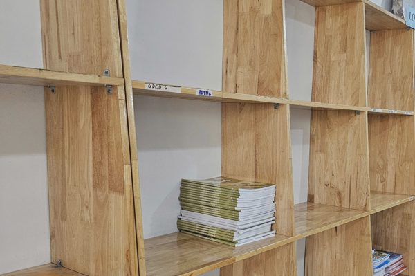 Hết tháng 9, nhiều học sinh và giáo viên vẫn chưa có đủ sách giáo khoa