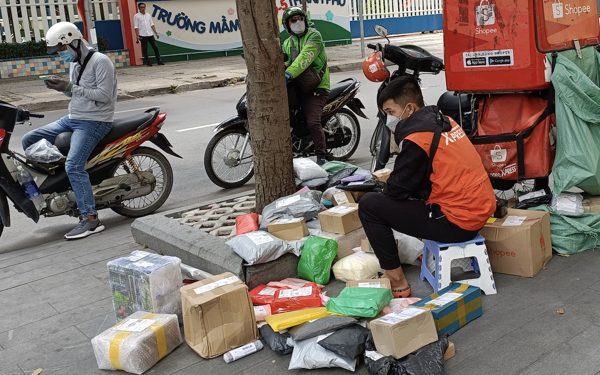 Hết thời săn deal giá rẻ, người mua sắm trực tuyến 'chốt đơn' vì an tâm