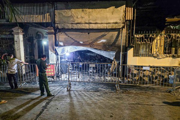 Hiện trường vụ cháy cửa hàng sửa xe máy làm 2 người tử vong ở Hà Nội